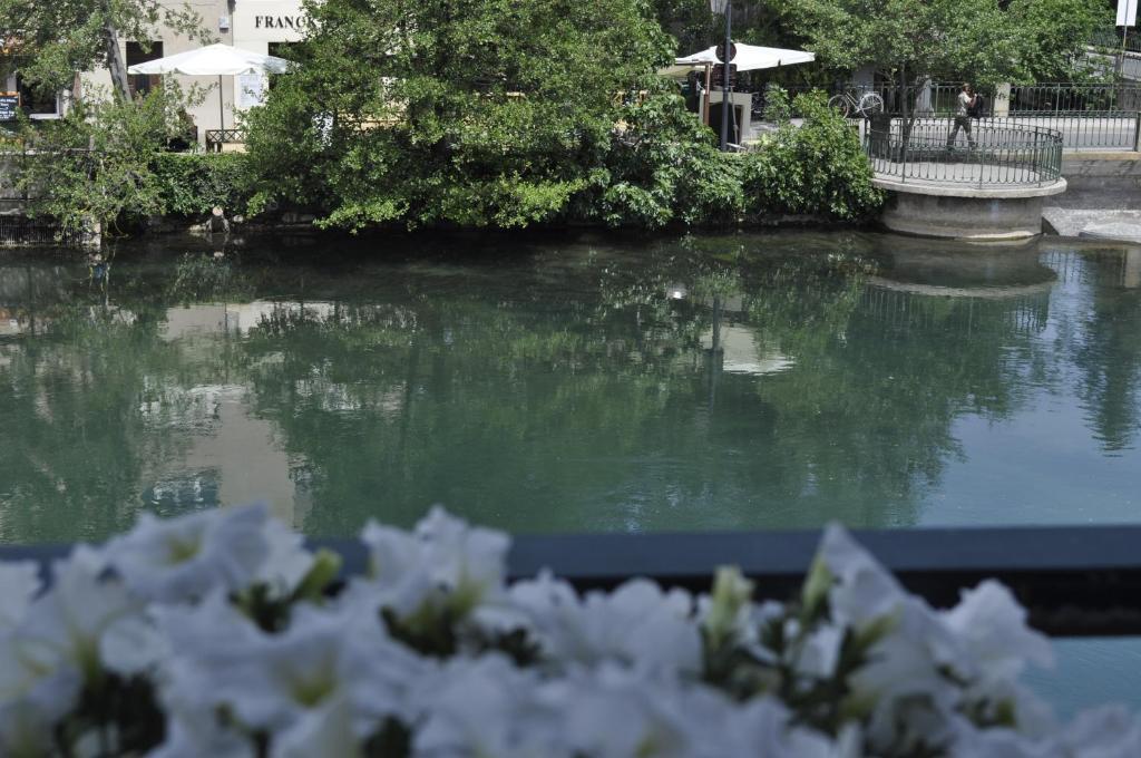 Les Terrasses De David Et Louisa Hotel L'Isle-sur-la-Sorgue Room photo
